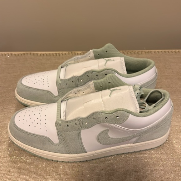 Air Jordan 1 Seagram - Picture 2 of 4